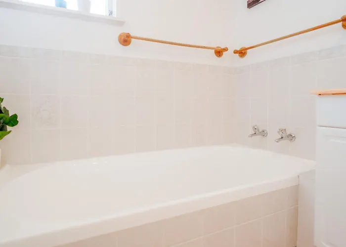 3 Bedroom House Fully Fenced & Secure Ferienhaus
