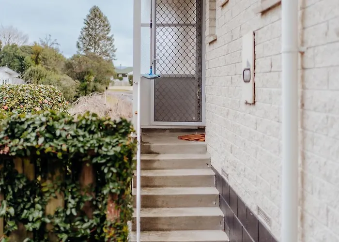 3 Bedroom House Fully Fenced & Secure * Rotorua