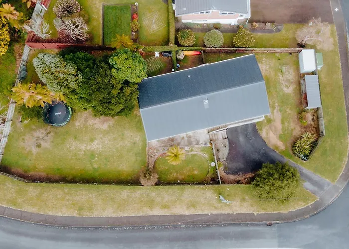 3 Bedroom House Fully Fenced & Secure Rotorua